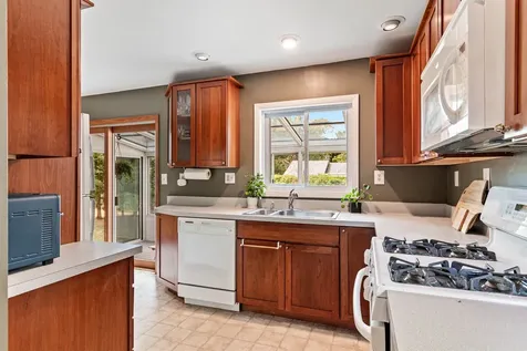 21 Alder Lane Burlington VT 05401