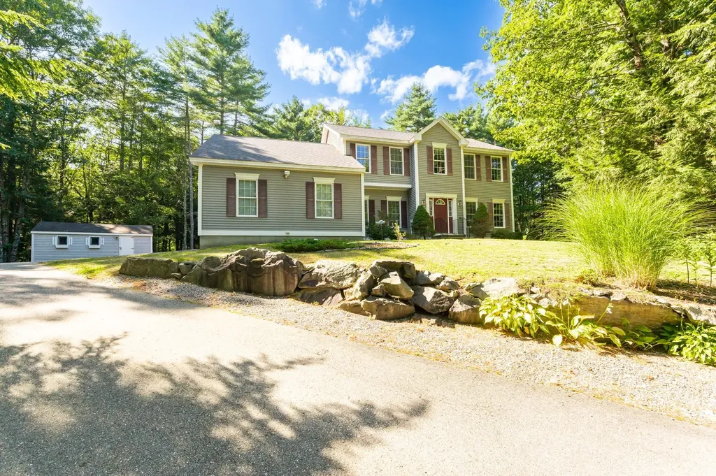 42 Twin Bridge Road Weare NH 03281
