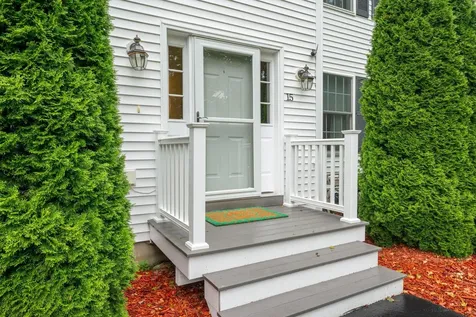 15 Cummings Street Hudson NH 03051