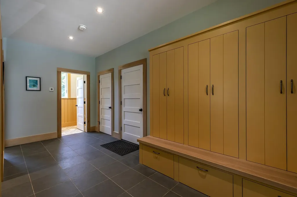 81 Pine Tree Lane Manchester VT 05255