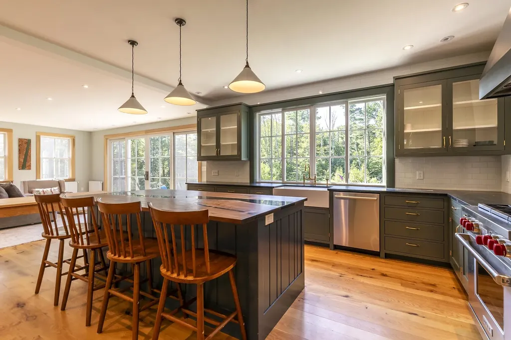 81 Pine Tree Lane Manchester VT 05255