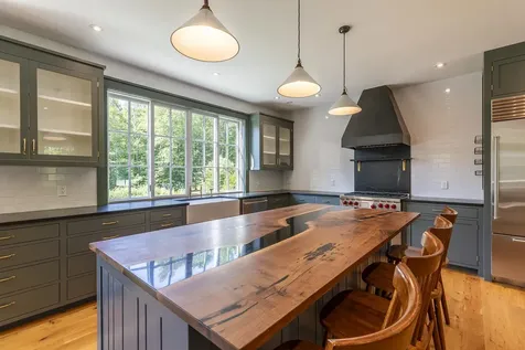 81 Pine Tree Lane Manchester VT 05255