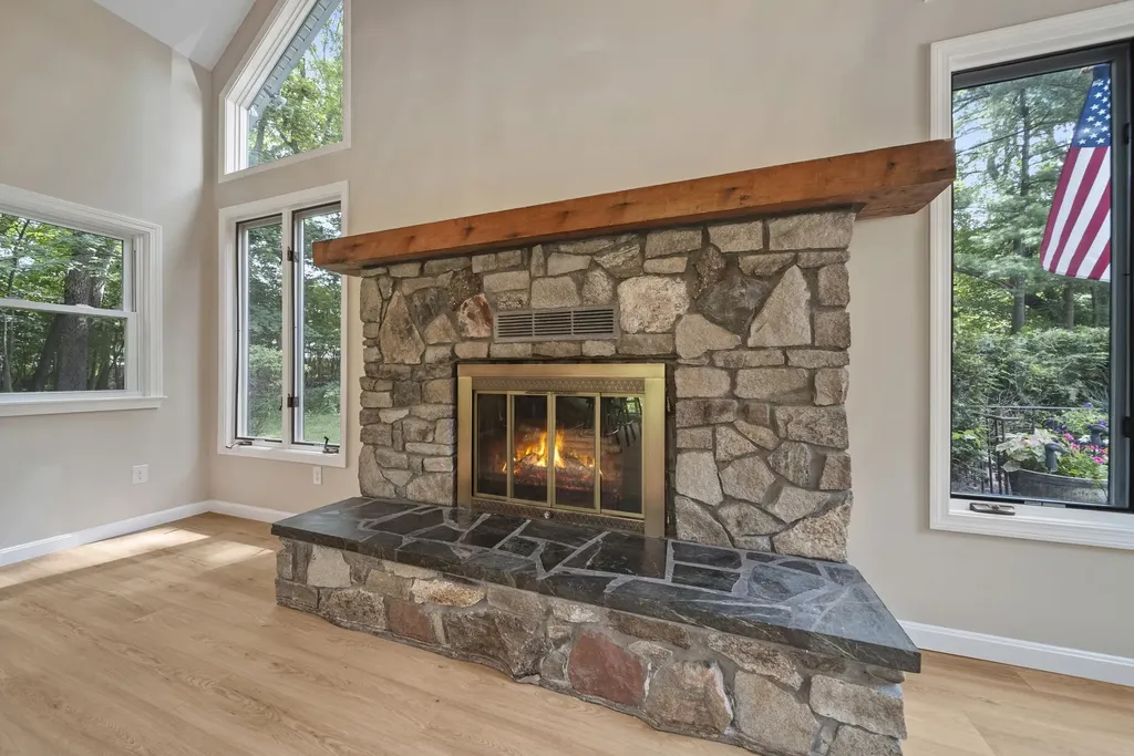 20 Morse Avenue Nashua NH 03060