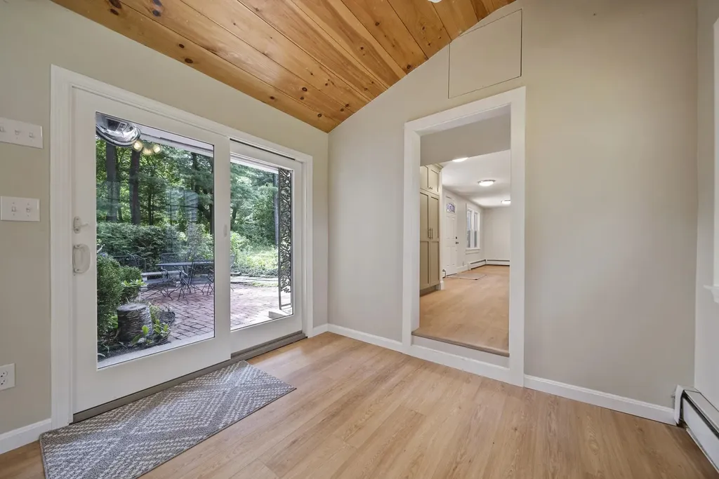 20 Morse Avenue Nashua NH 03060