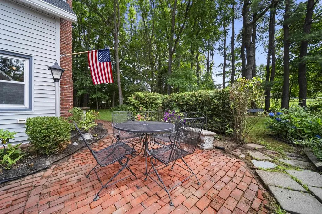 20 Morse Avenue Nashua NH 03060