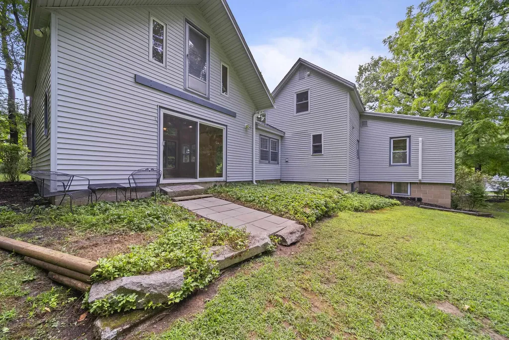 20 Morse Avenue Nashua NH 03060