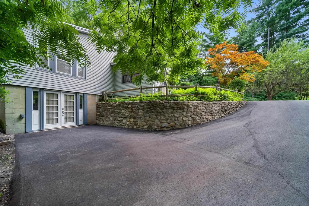 20 Morse Avenue Nashua NH 03060