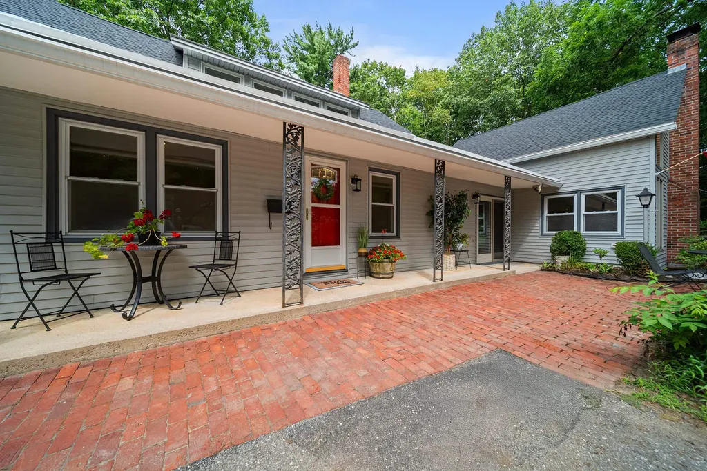 20 Morse Avenue Nashua NH 03060