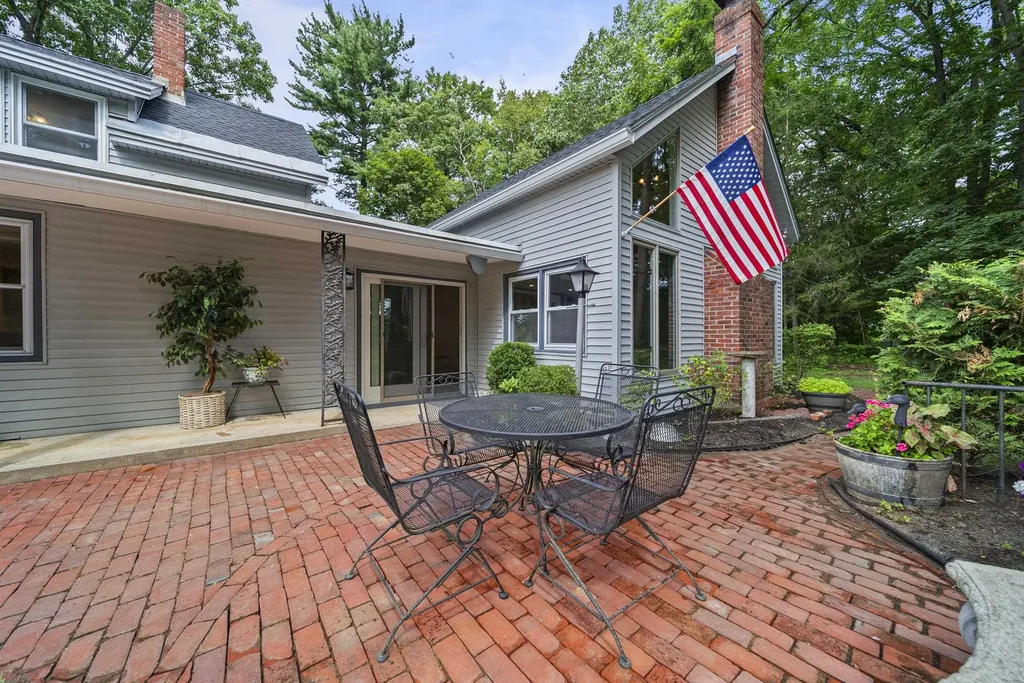 20 Morse Avenue Nashua NH 03060