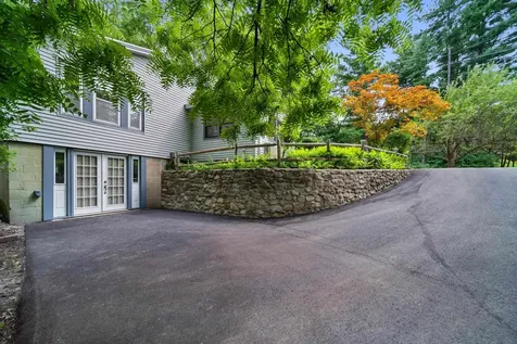 20 Morse Avenue Nashua NH 03060