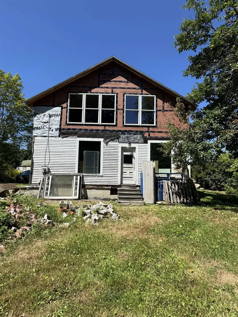 44 Prospect Street Lancaster NH 03584