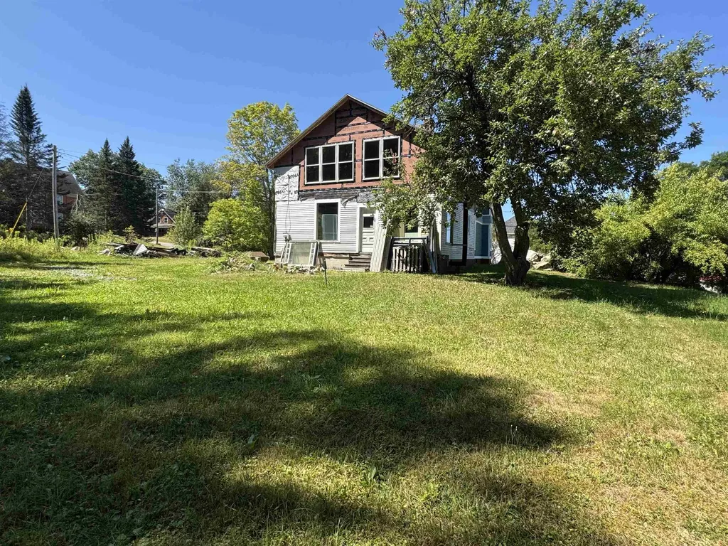 44 Prospect Street Lancaster NH 03584