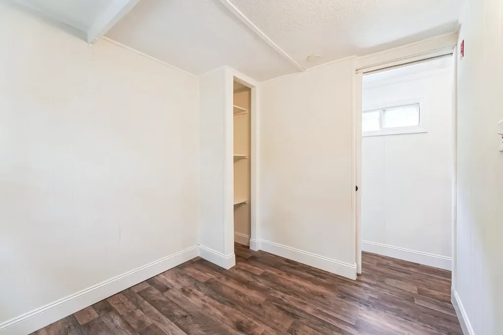 75 S Polcy Street Salem NH 03079