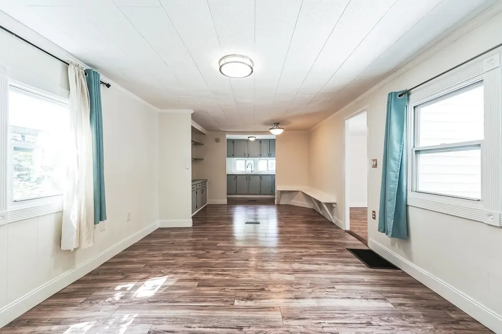 75 S Polcy Street Salem NH 03079