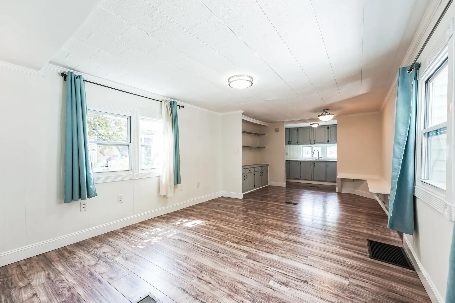 75 S Polcy Street Salem NH 03079