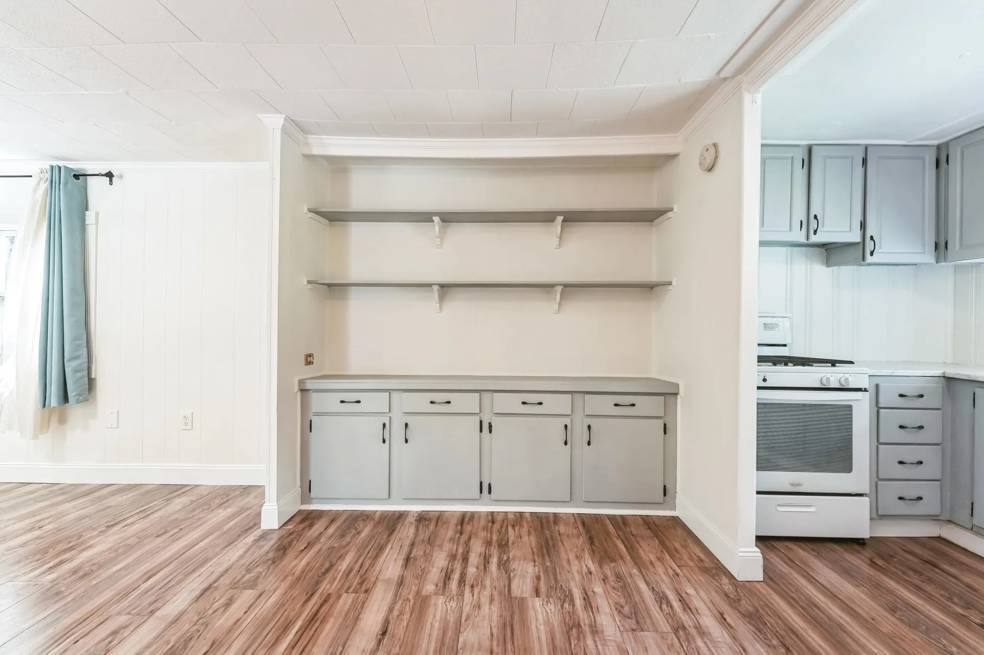 75 S Polcy Street Salem NH 03079