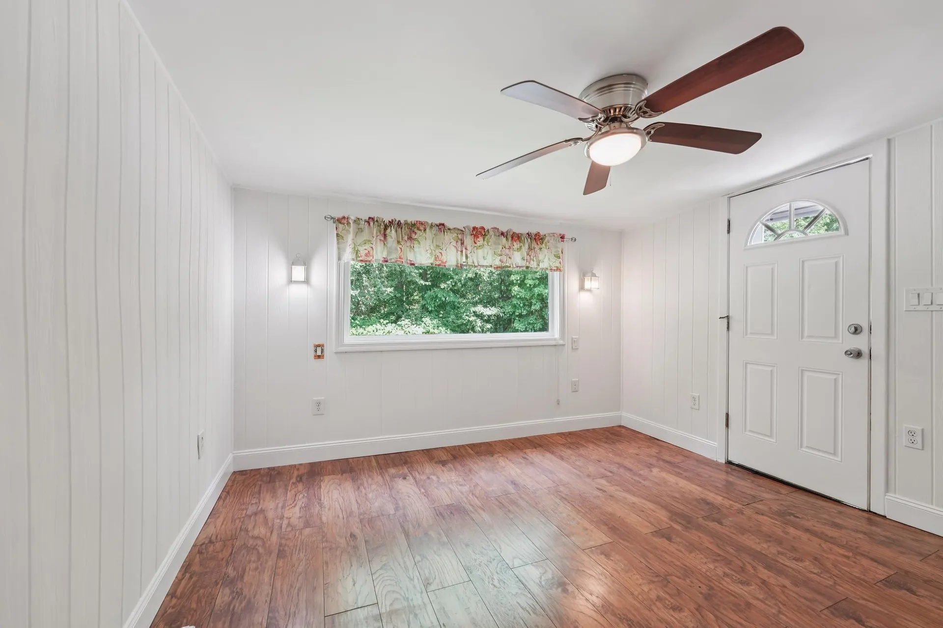 75 S Polcy Street Salem NH 03079