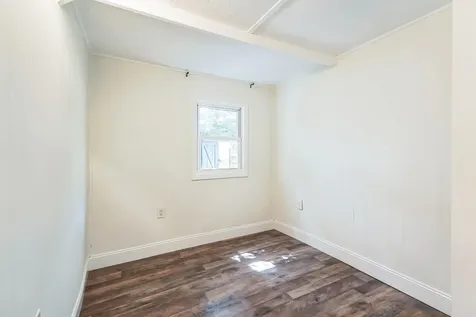 75 S Polcy Street Salem NH 03079