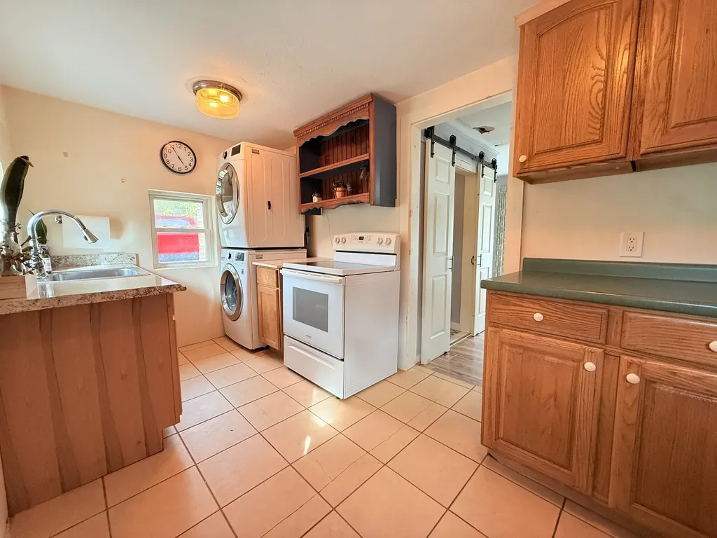 37 Grandview Street Claremont NH 03743