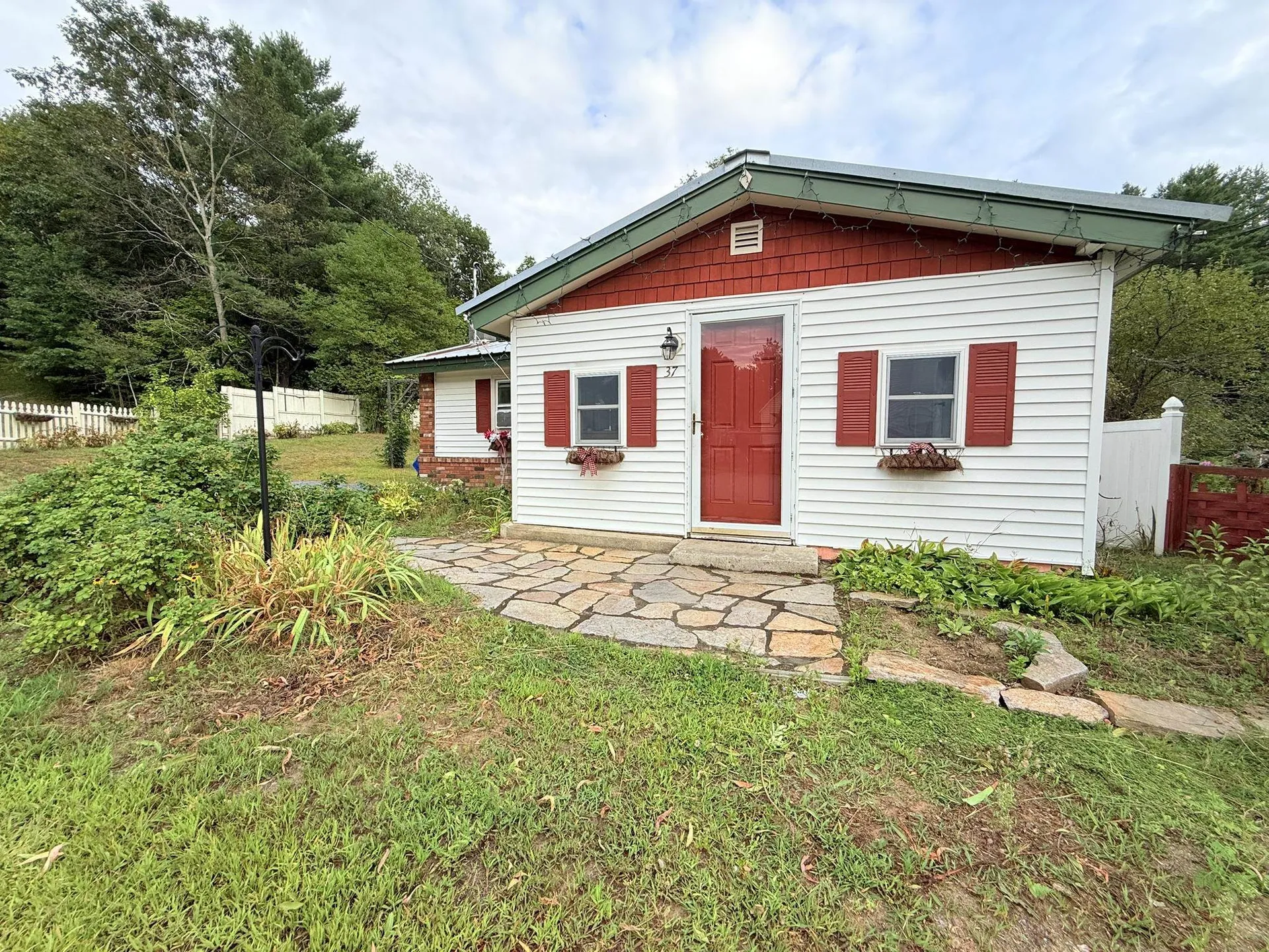 37 Grandview Street Claremont NH 03743