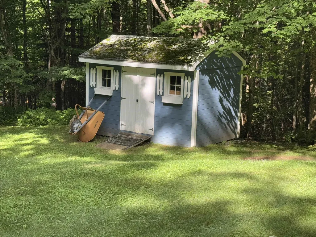 576 Agassiz Street Bethlehem NH 03574