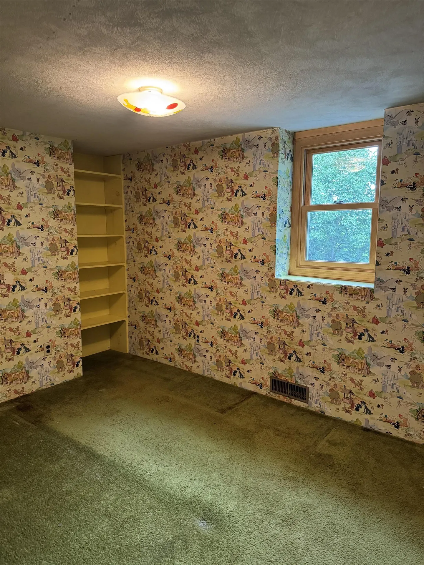 576 Agassiz Street Bethlehem NH 03574