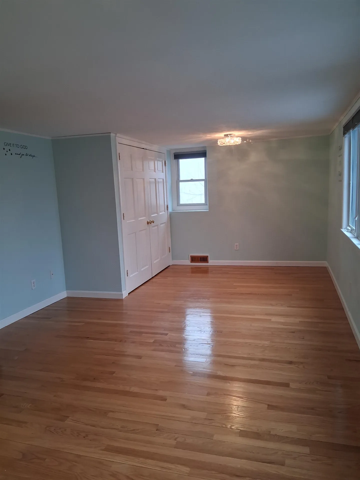 576 Agassiz Street Bethlehem NH 03574