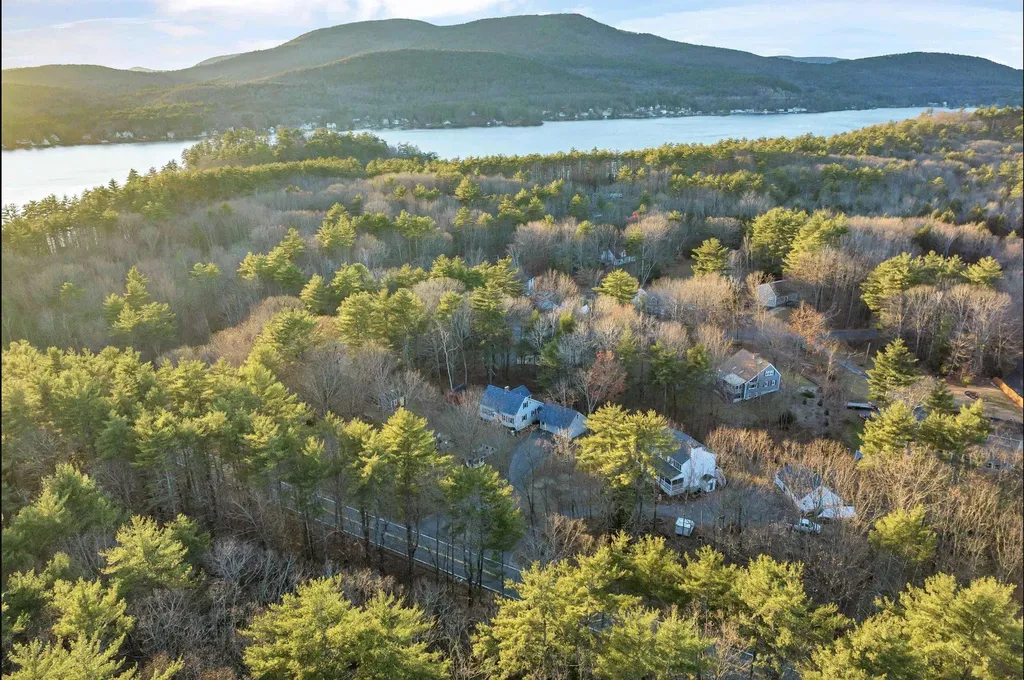 581 East Side Drive Alton NH 03810