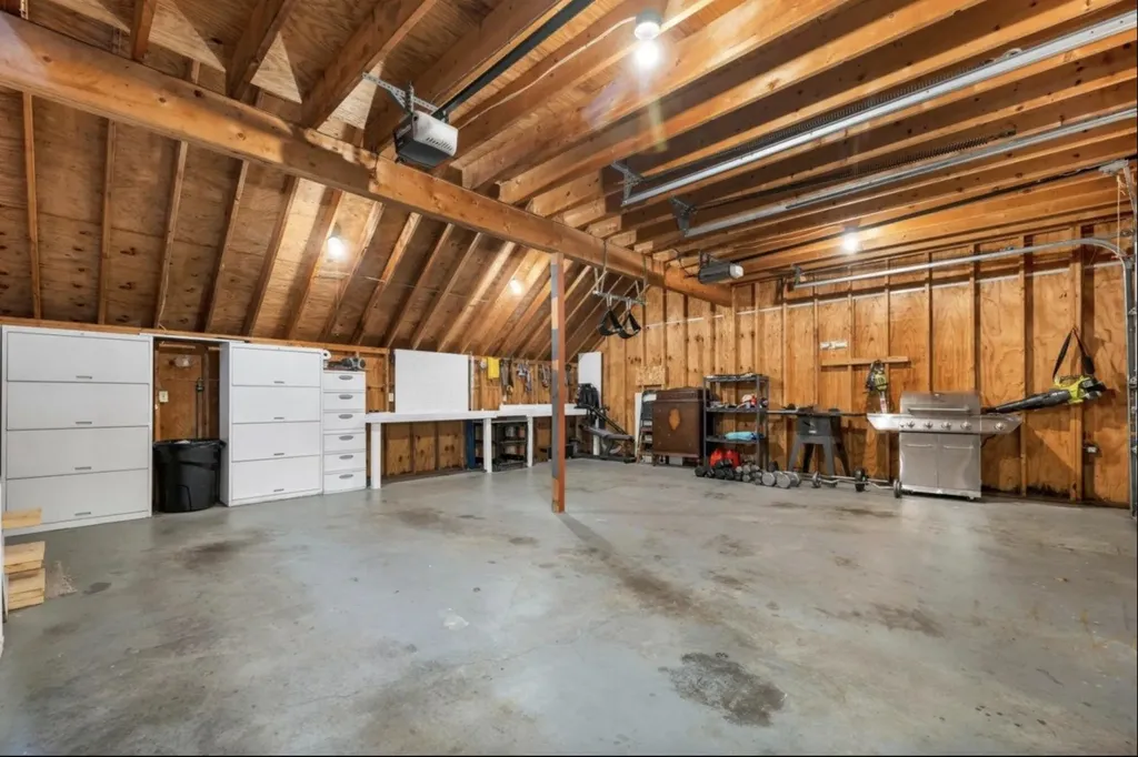 581 East Side Drive Alton NH 03810