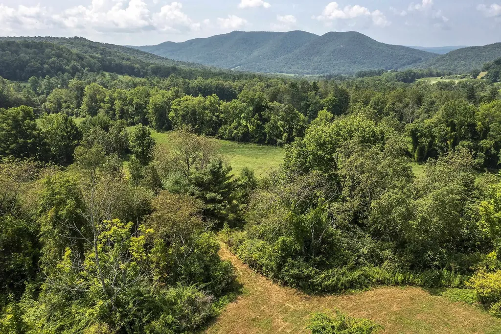 1688 Waite Hill Road Pawlet VT 05761