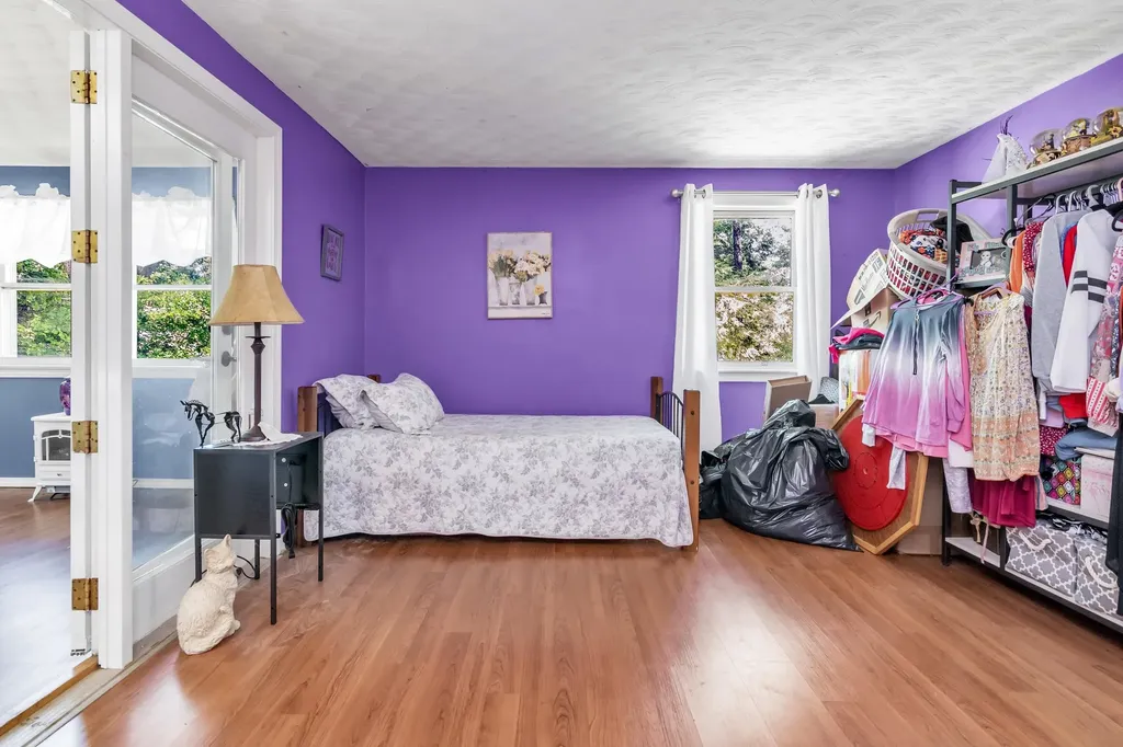 4 Therriault Avenue Salem NH 03079