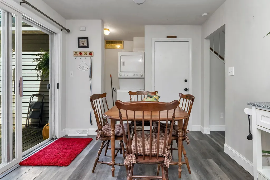 4 Therriault Avenue Salem NH 03079