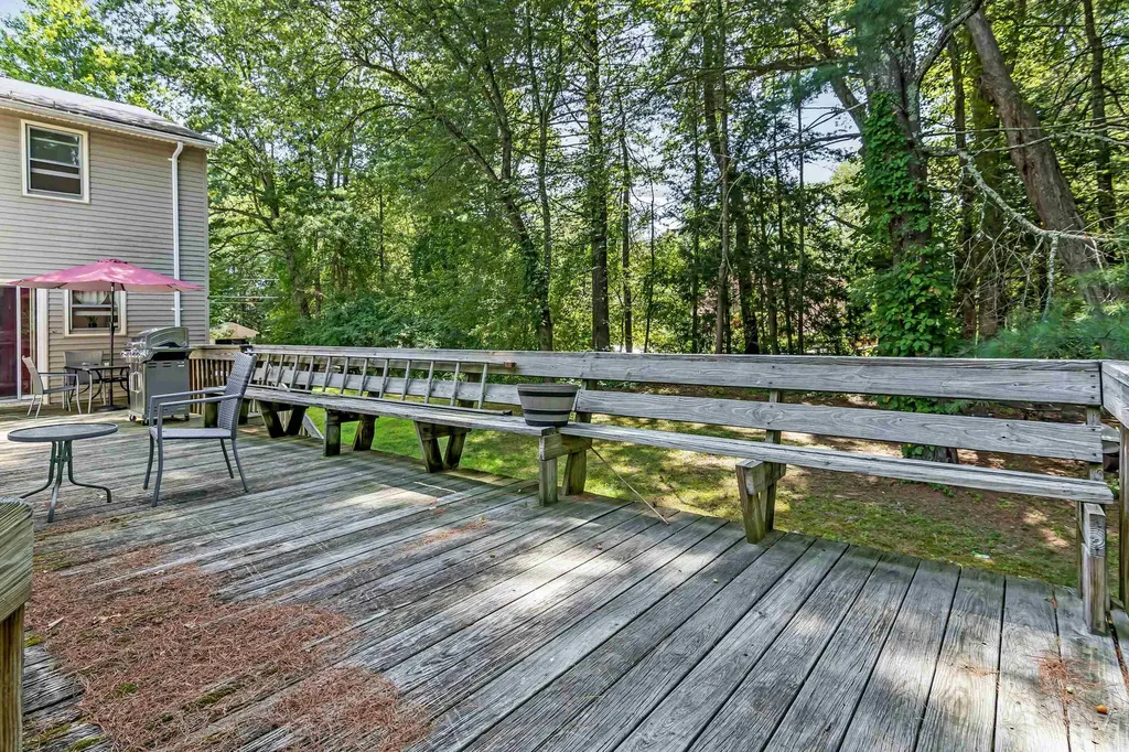 4 Therriault Avenue Salem NH 03079