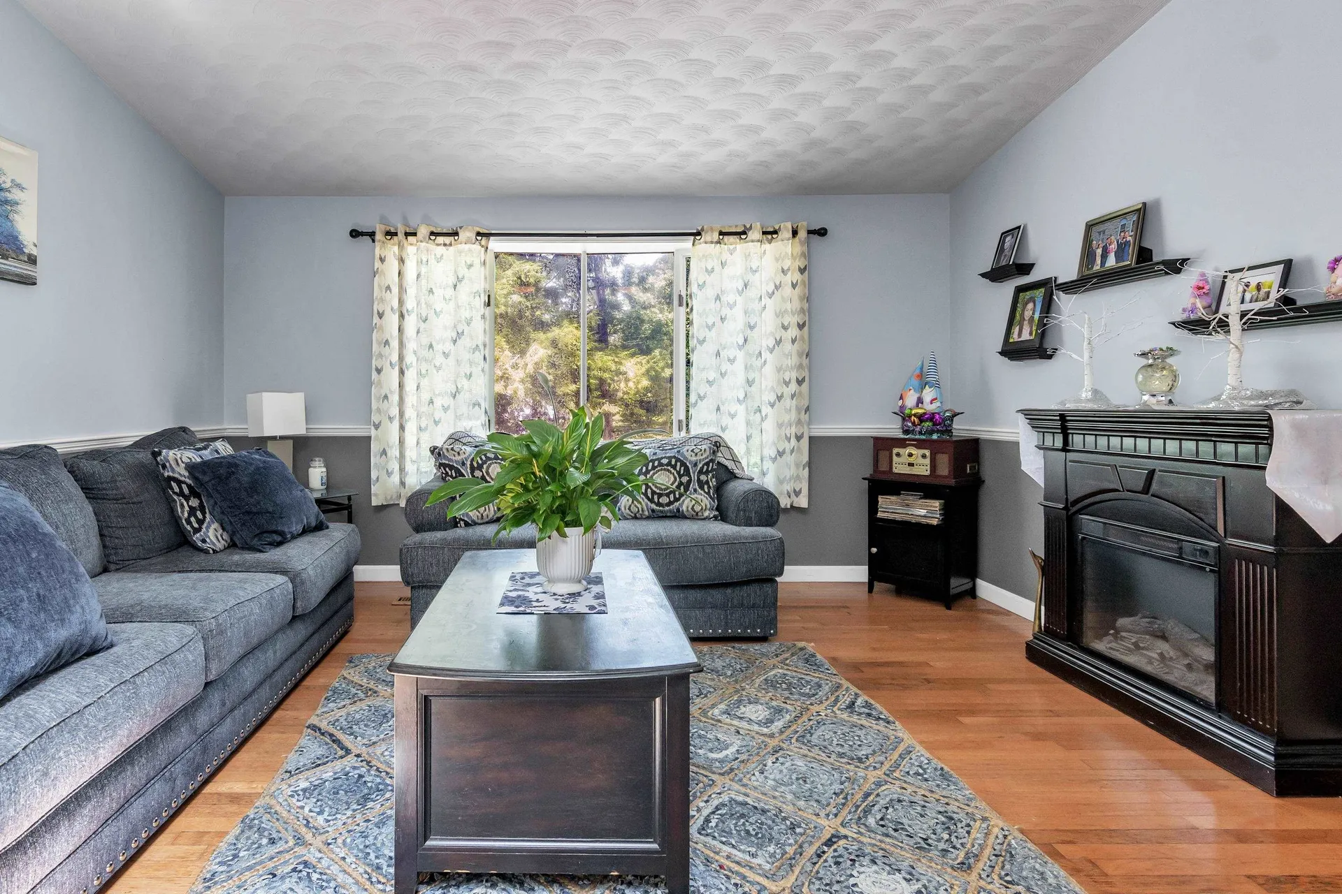 4 Therriault Avenue Salem NH 03079