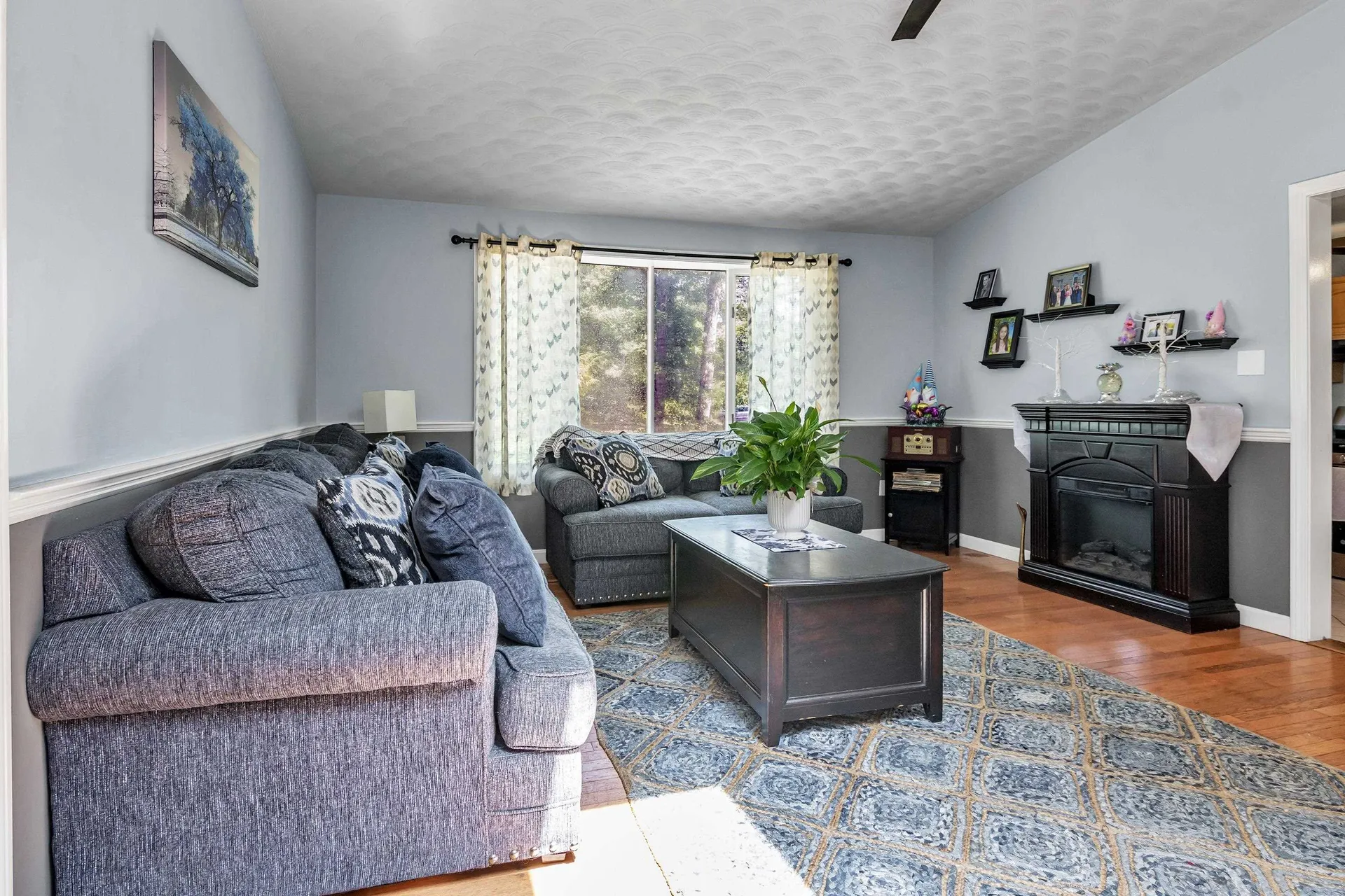 4 Therriault Avenue Salem NH 03079