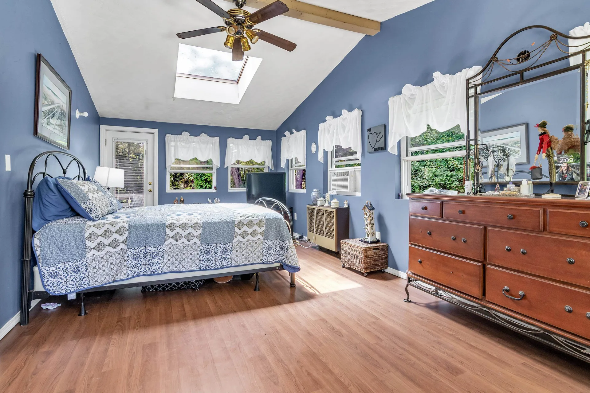 4 Therriault Avenue Salem NH 03079