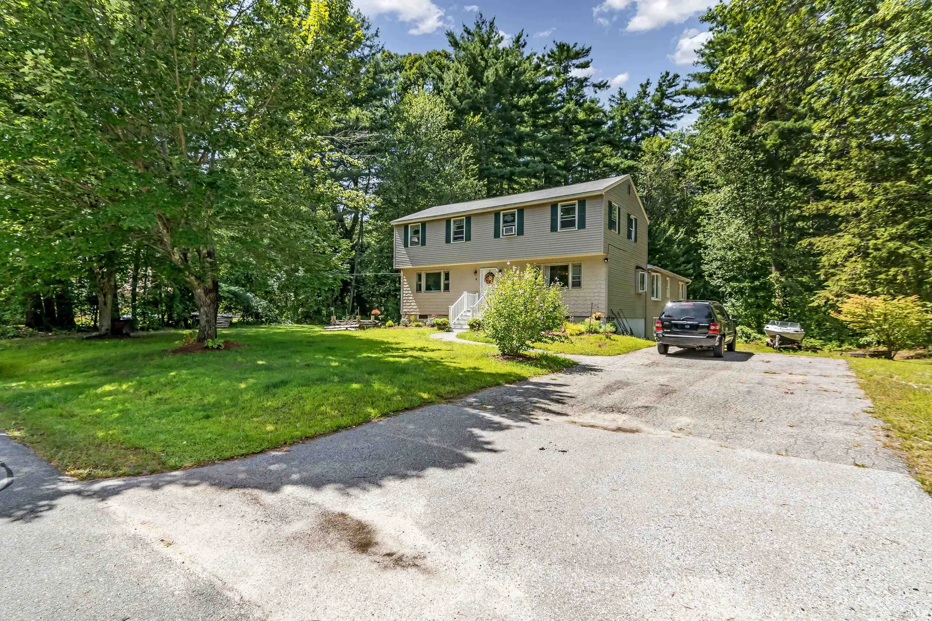 4 Therriault Avenue Salem NH 03079