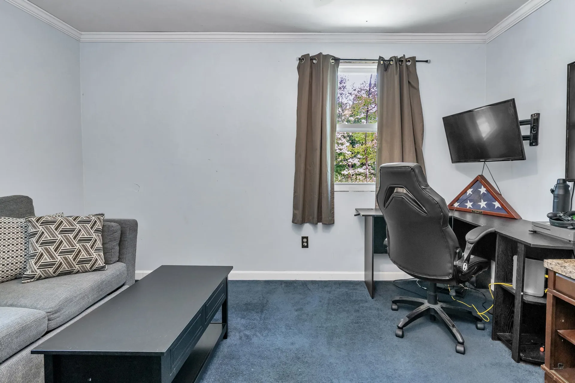 4 Therriault Avenue Salem NH 03079