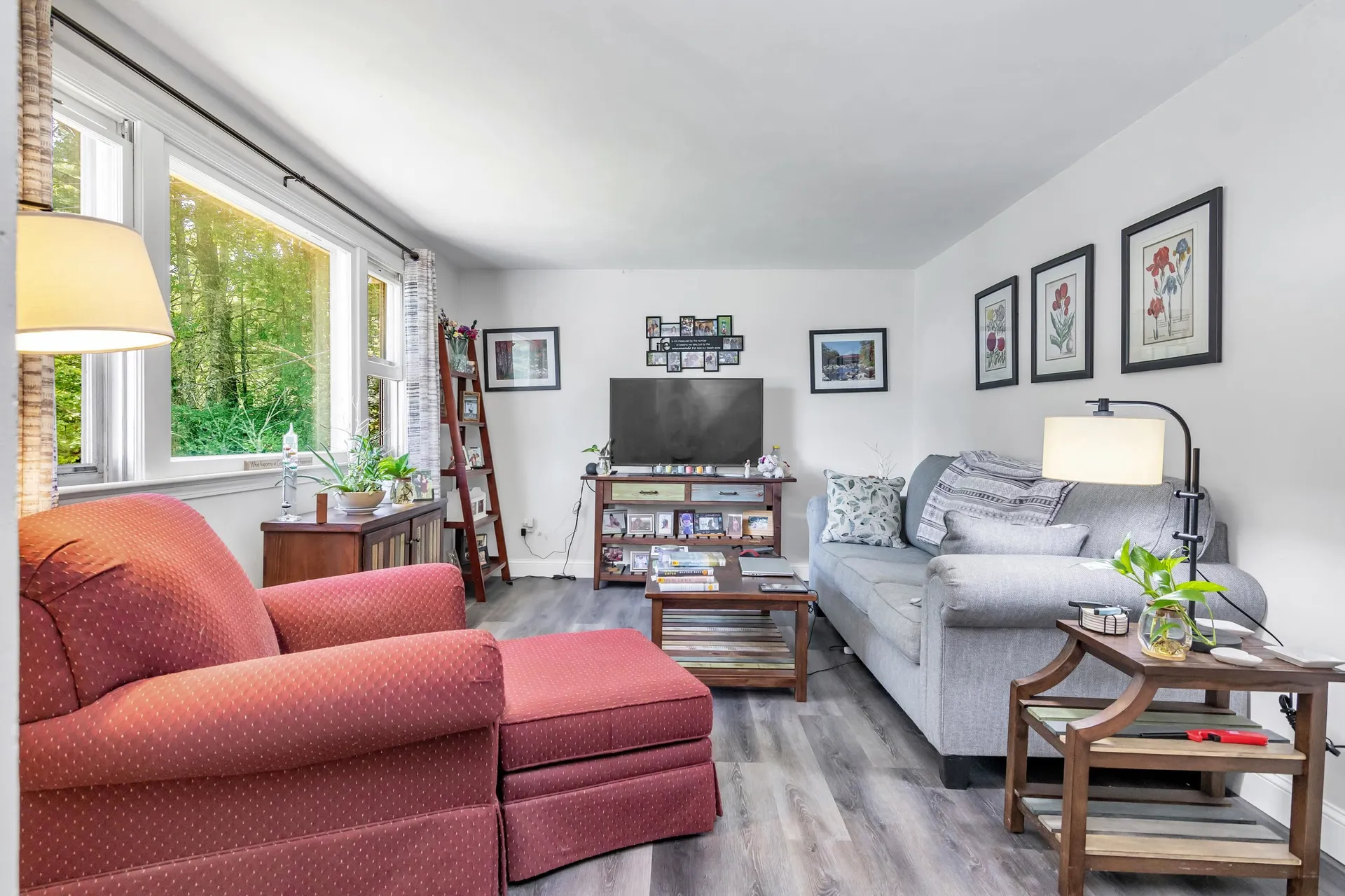 4 Therriault Avenue Salem NH 03079