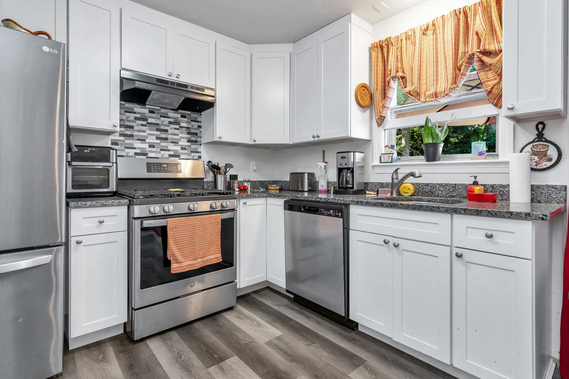 4 Therriault Avenue Salem NH 03079