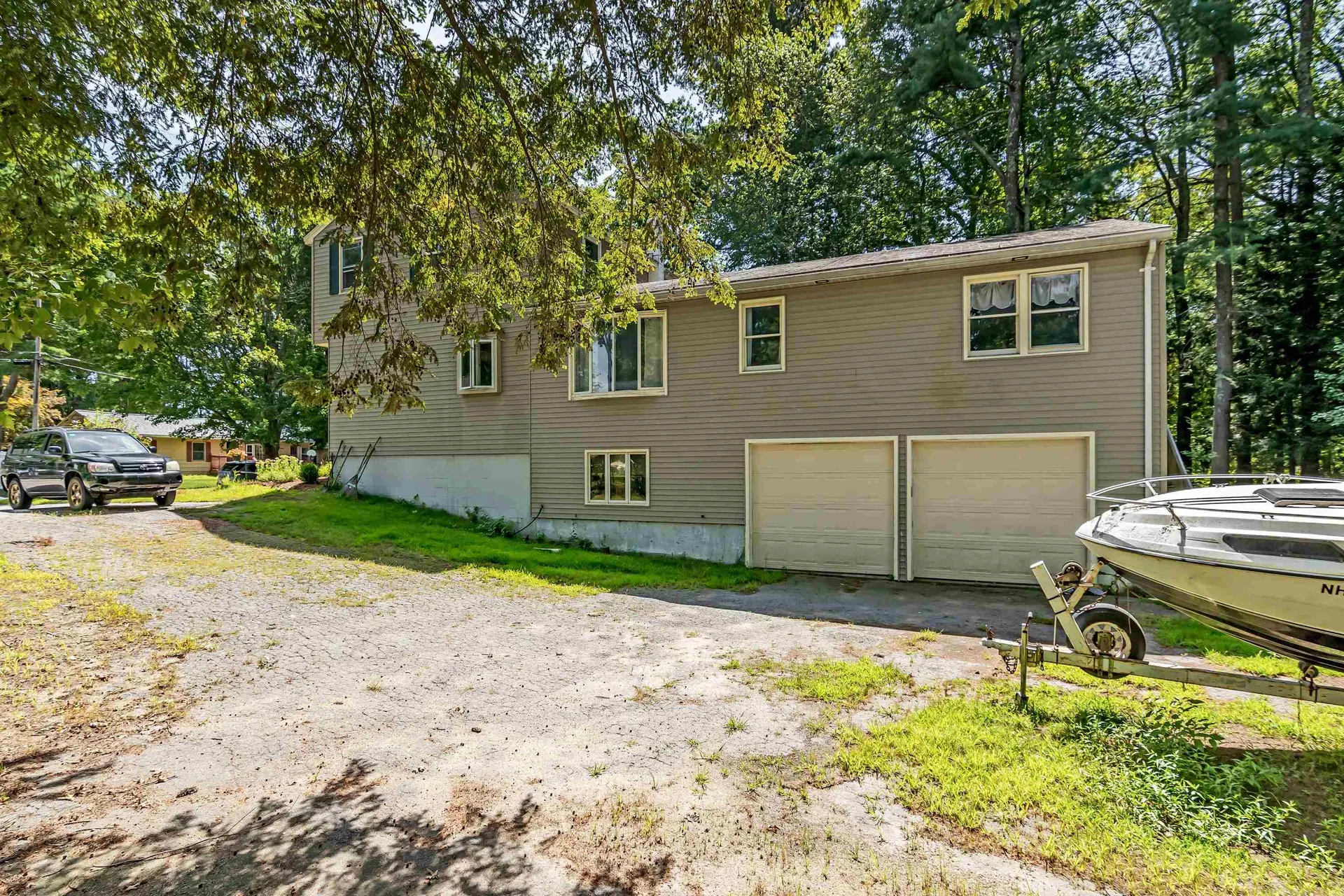 4 Therriault Avenue Salem NH 03079