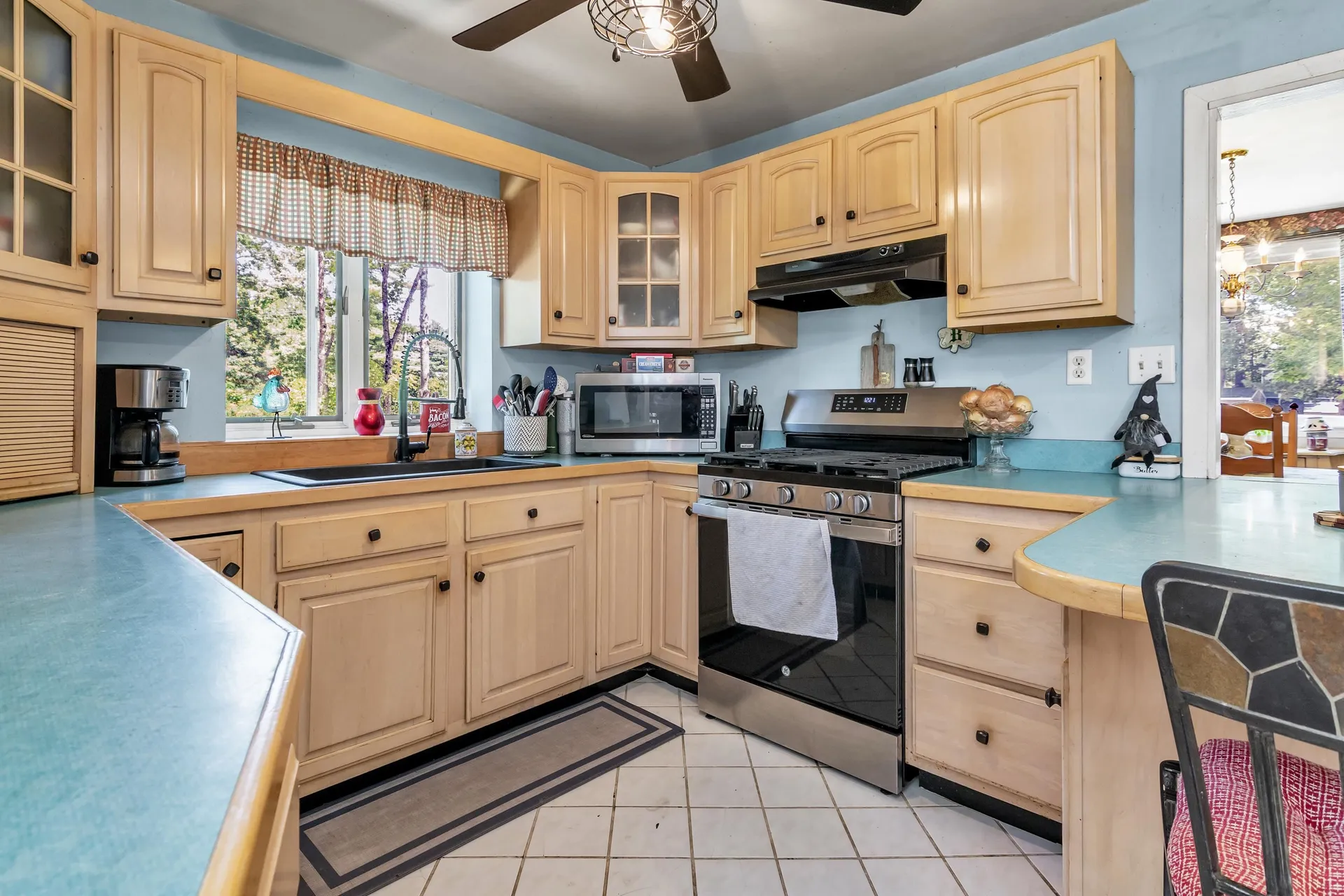 4 Therriault Avenue Salem NH 03079