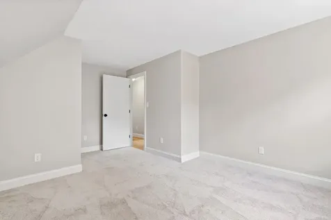 20 Millstream Lane Concord NH 03303