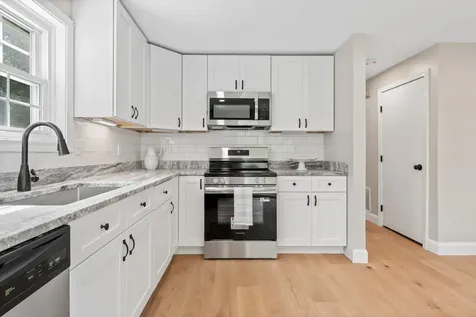 20 Millstream Lane Concord NH 03303