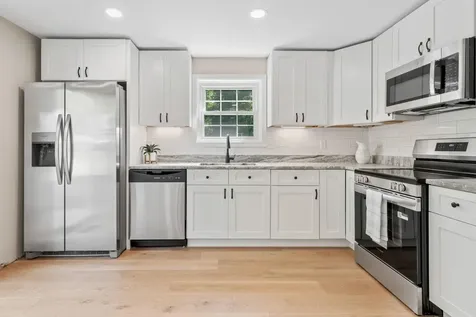 20 Millstream Lane Concord NH 03303