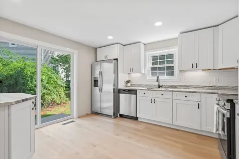 20 Millstream Lane Concord NH 03303