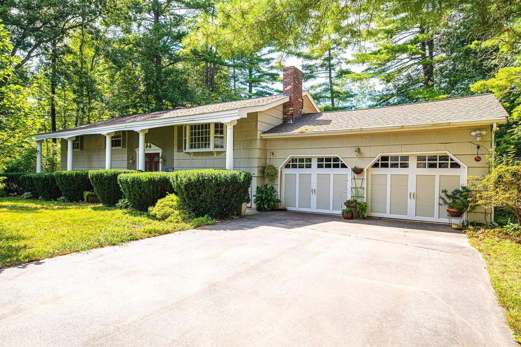 12 Fernwood Drive Merrimack NH 03054