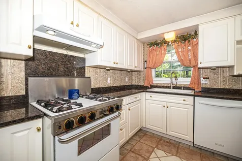 12 Fernwood Drive Merrimack NH 03054