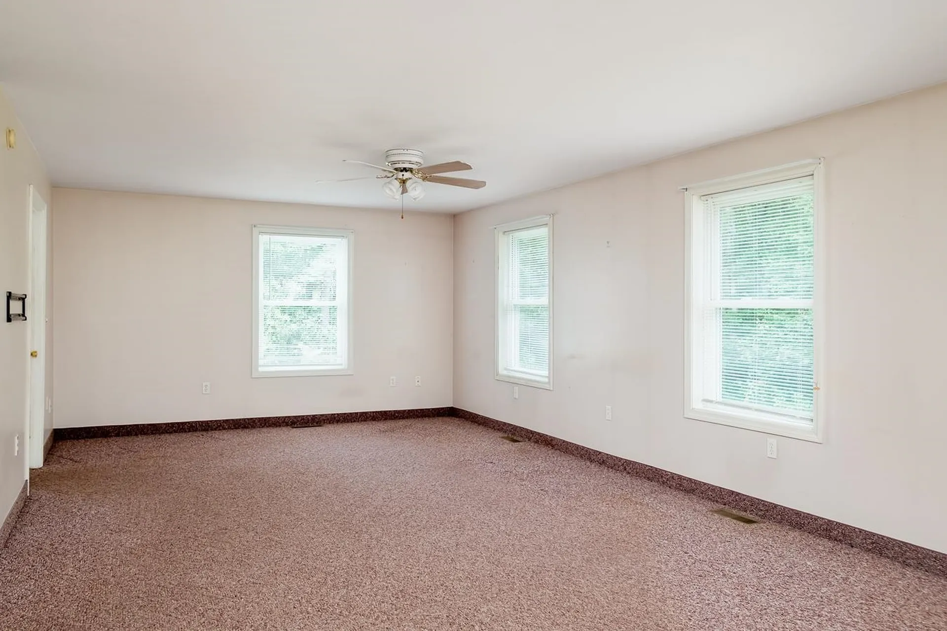 8 Juniper Lane Barrington NH 03825