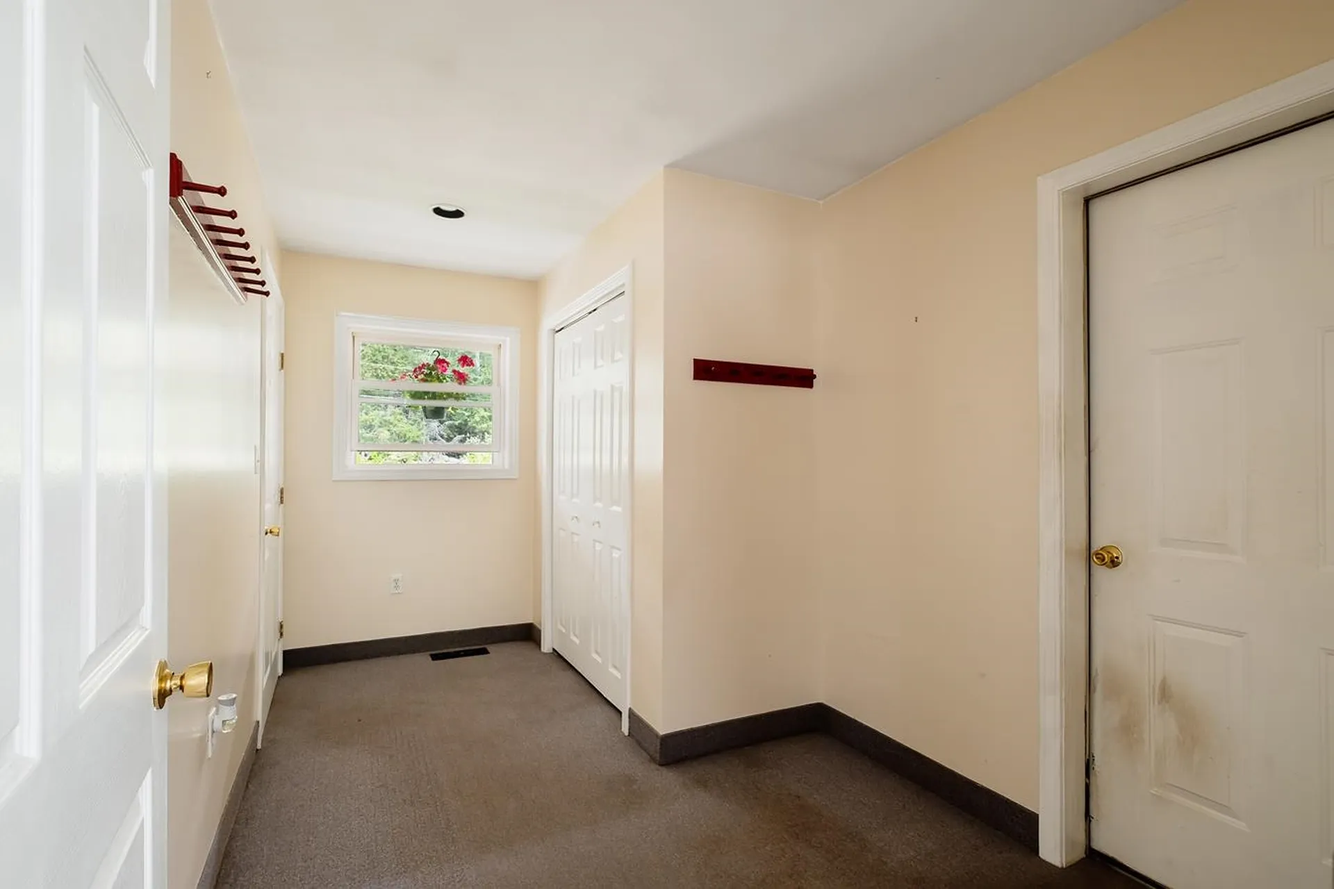 8 Juniper Lane Barrington NH 03825